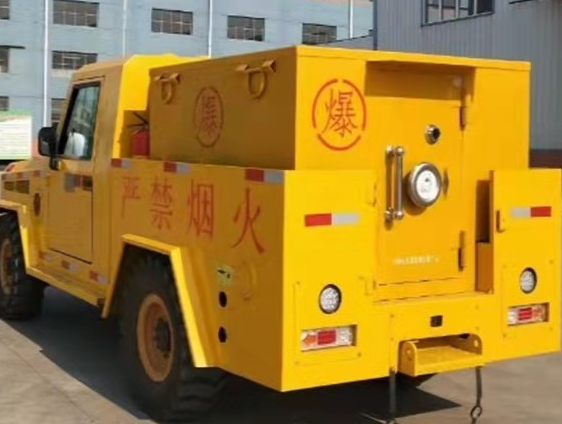 嘉峪关凯龙爆破器材运输车：保障爆破任务的安全运行